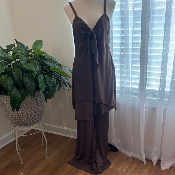 Newport News Dresses & Skirts - Newport News Chocolate High Low Top with Pants